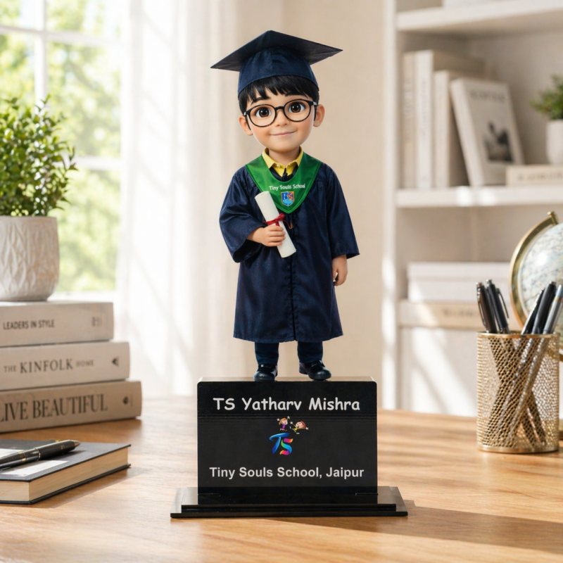 Graduation Figurine Trophy
